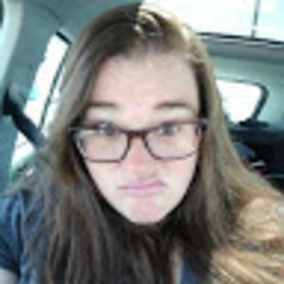 Meet your Posher, Renée - Picture 1 of 1